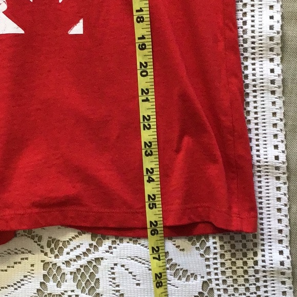 Red CANADA tshirt, crackle in letters & maple leaf - Picture 5 of 8